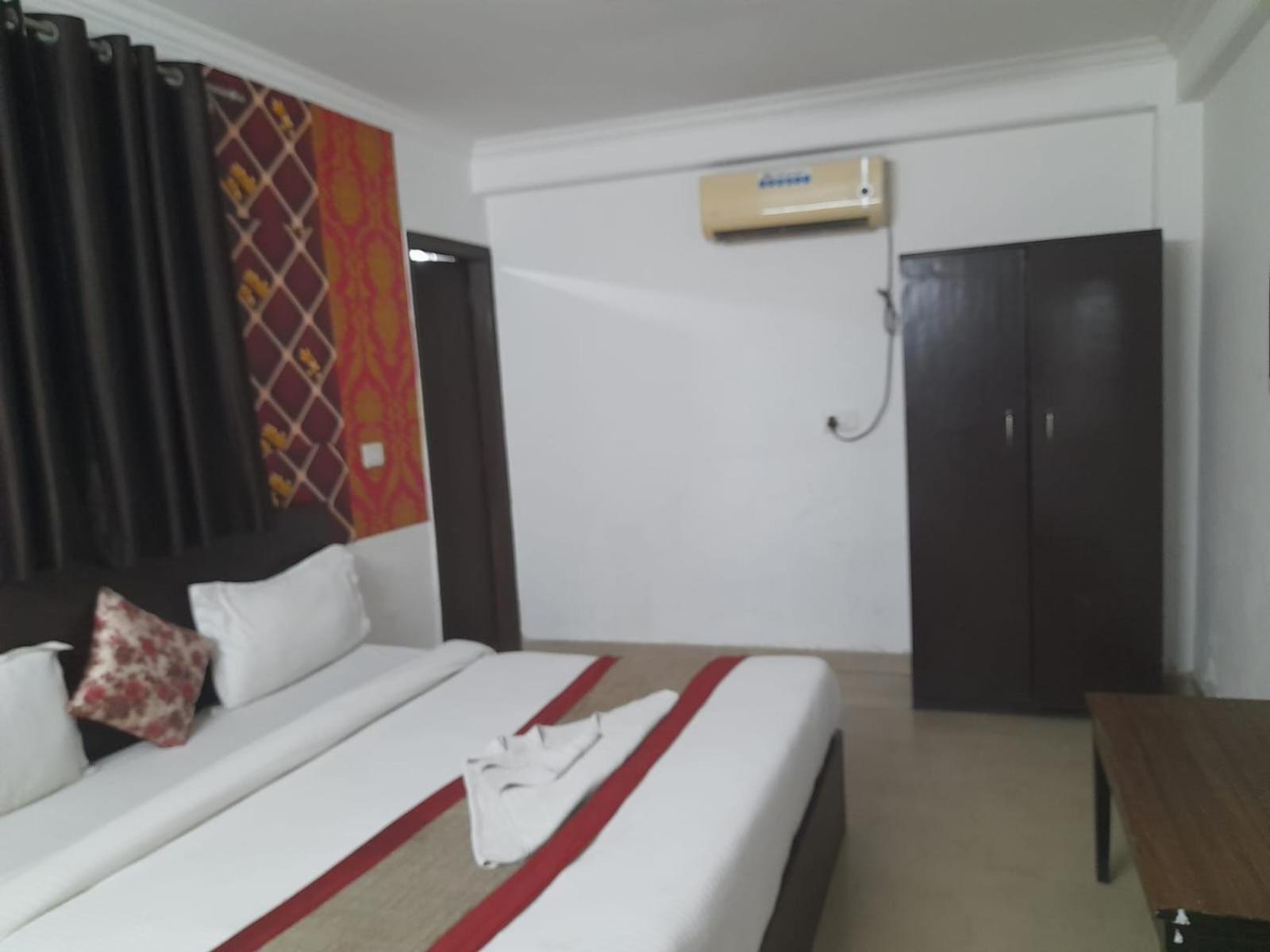 Hotel Airport Aditya Inn Nueva Delhi Exterior foto